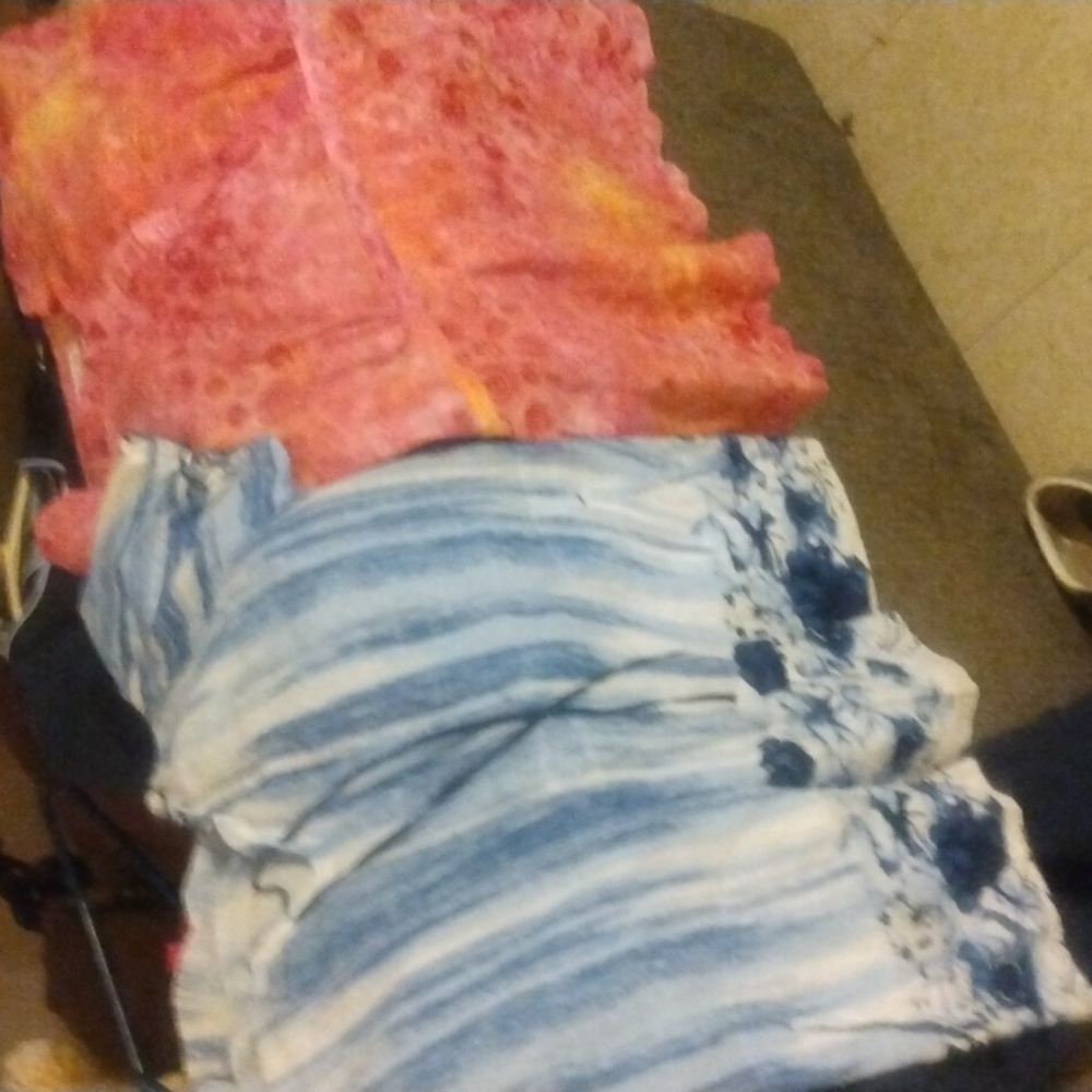 2 scrub shirts size M